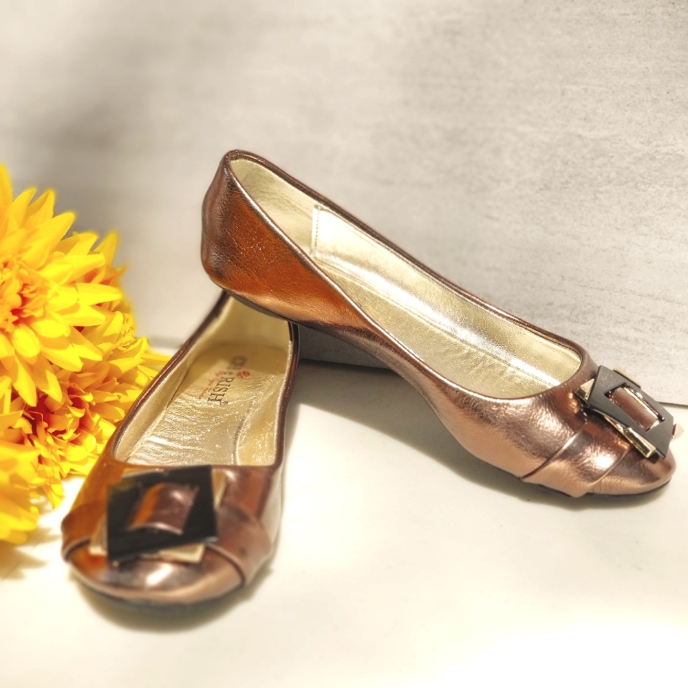 NWOT Adorable Cherish Elegant Footwear copper ballet flats with bow. Size 7.5